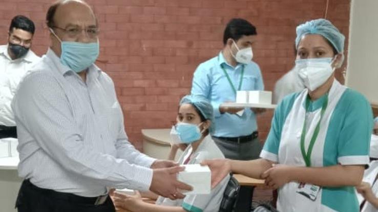 फोर्टिस अस्पताल कांगड़ा के एमएस एवं नर्सिंग हैड ने बढ़ाया नर्सिंग स्टाफ का हौसला