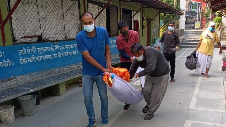 जोगिंदर नगर :इंसानियत फिर हुई शर्मसार, वृद्ध महिला को कंधा देने नही आया कोई आगे