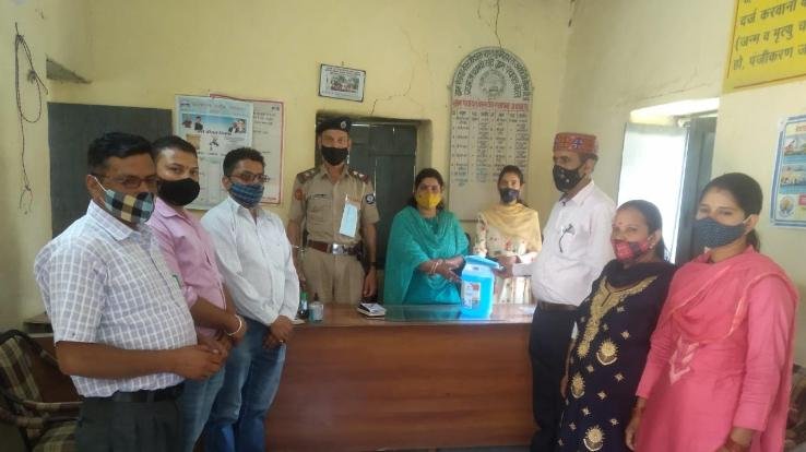 कोविड-19 रोकथाम के लिए ग्राम पंचायत बेरल को किया गया सेनिटाइज़