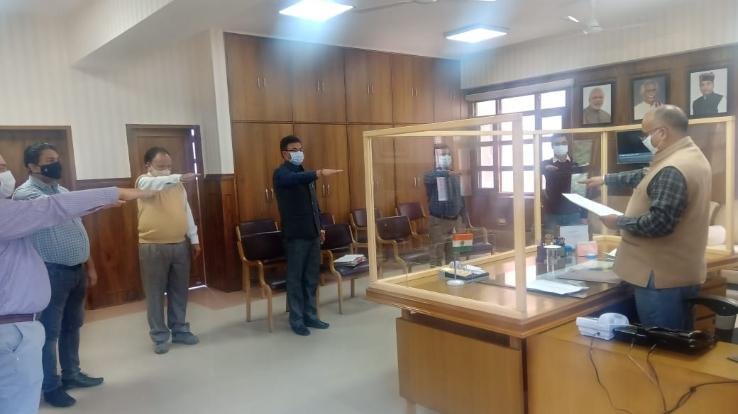 आतंकवाद विरोधी दिवस पर दिलवाई गई शपथ