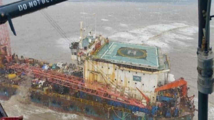 Cyclone-Tauktae-P-305-BARGE-MUMBAI-MAY-22-2021 