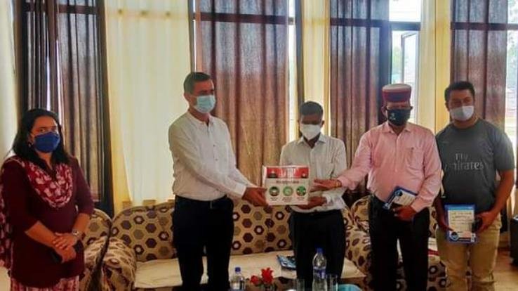 हमीरपुर जिला में होम आइसोलेशन किट का वितरण प्रारंभ