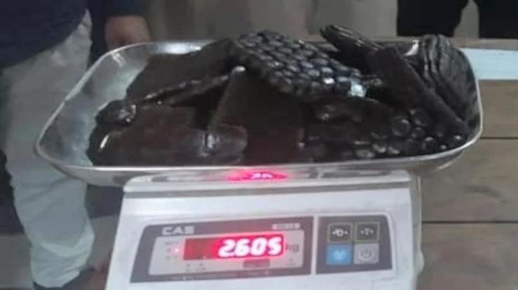 boy arrested with 2 kg 605 grams of charas in Bhuntar of Kullu district june 3 2021