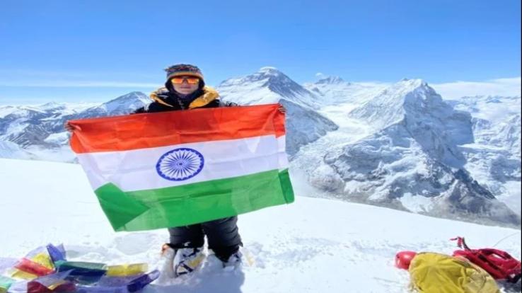 Baljeet Kaur became the first Indian woman to summit the Pumori peak of Everest june 6 2021 
