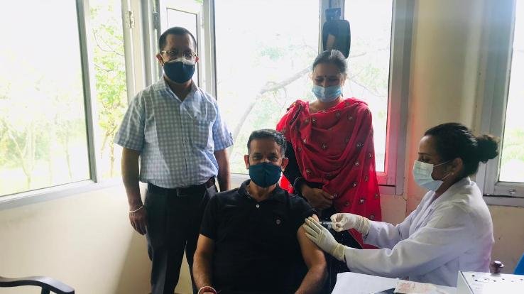 नौणी विवि में 220 लोगों का टीकाकरण