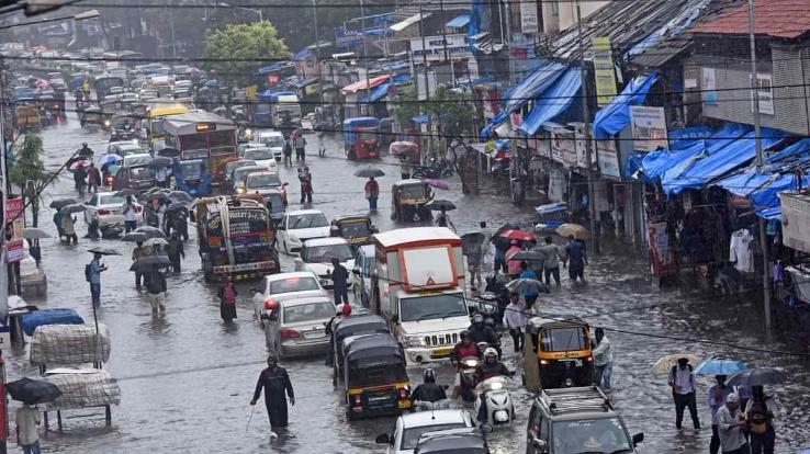 /mumbai-monsoon-heavy-rain-and-high-tide-alert-by-imd-southwest-monsoon-reaches-mumbai-june -9-2021