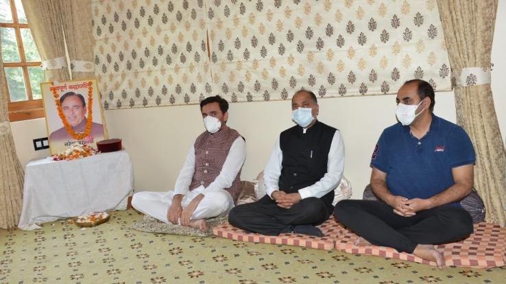 मुख्यमंत्री ने मुख्य सचेतक नरेन्द्र बरागटा के परिजनों के साथ की संवेदना व्यक्त 