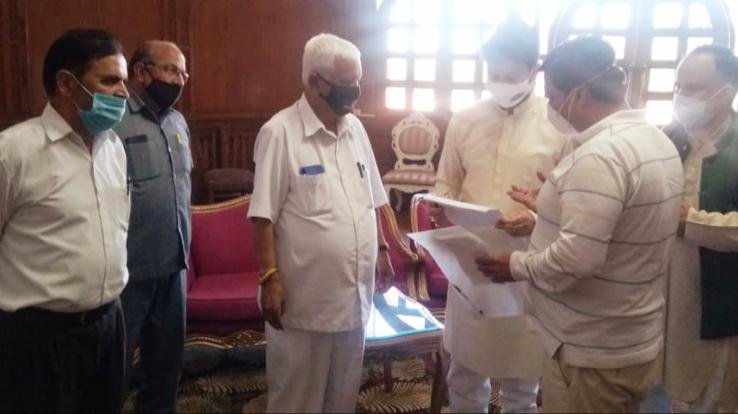 कुनिहार : भारतीय राज्य पेंशनर्ज महासंघ प्रतिनिधि मंडल ने अनुराग ठाकुर से की भेंट 