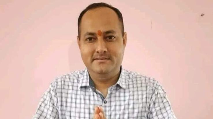 नाहन नगरोटा में लड़की की शादी में मुकेश ठाकुर ने दी 11 हजार की आर्थिक मदद
