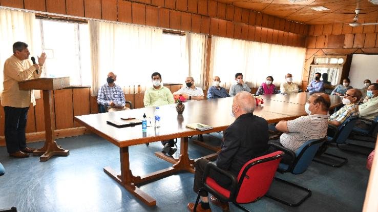 Solan: 697 new books purchased under IDP in Nauni University Library dedicated to students