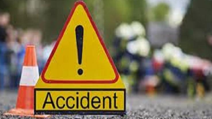 Mandi: Bike collided with a hill in Gumma, two youths injured