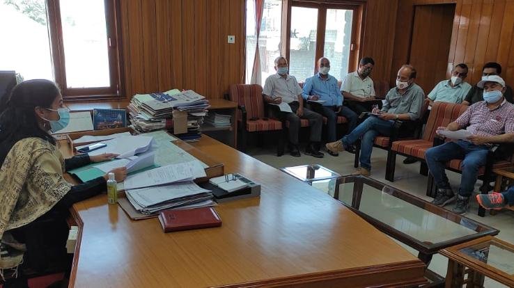 Hamirpur: Online booking mandatory in cities, vaccines will be taken on 'first come, first served' basis in rural areas