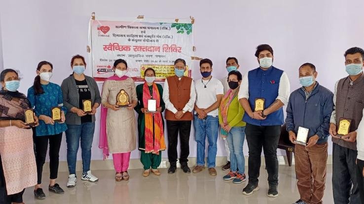 गांव चनावग में रक्तदान शिविर का हुआ सफल आयोजन