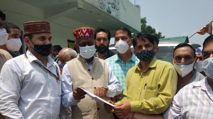 जोगिंदर नगर :भारतीय जीवन बीमा निगम अभिकर्ता संगठन हि.प्र. ने मांगा कांग्रेस से राकेश चौहान के लिए लोकसभा उपचुनावों का टिकट