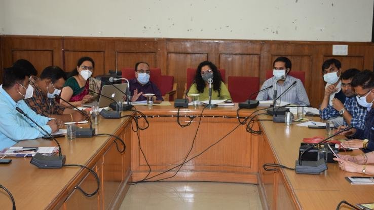 कोविड-19 के विषय में जिला कार्यबल की बैठक आयोजित