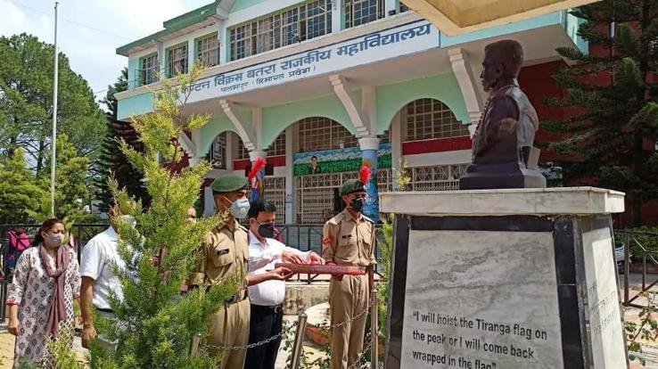 पालमपुर : अमर शहीद कैप्टन विक्रम बत्रा को दी श्रंद्धाजलि, पुण्य तिथि पर अर्पित किये श्रद्धा सुमन