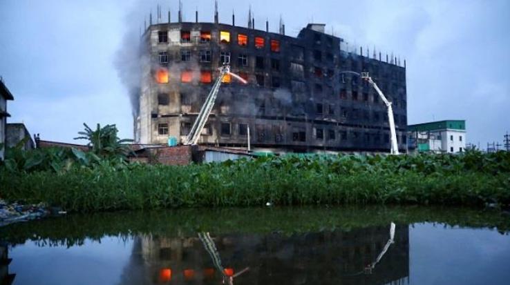 बांग्लादेश: ढाका के जूस फैक्टरी में आग लगने से अब तक 52 लोगों की दर्दनाक मौत
