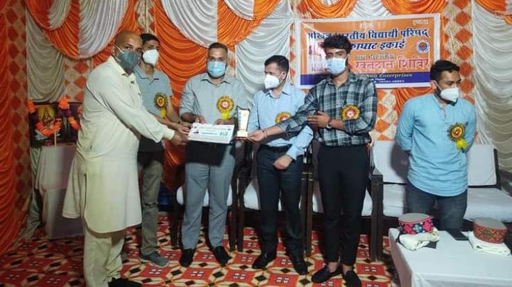 एबीवीपी सरकाघाट द्वारा आयोजित कोरोना रक्षक सम्मान समारोह में 40 कोरोना रक्षकों को मिला सम्मान तथा किया रक्तदान