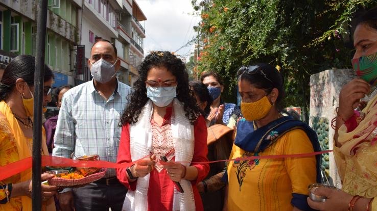 सोलन : कृतिका कुल्हारी ने हिम ईरा बाजार को प्रदान की केनोपी