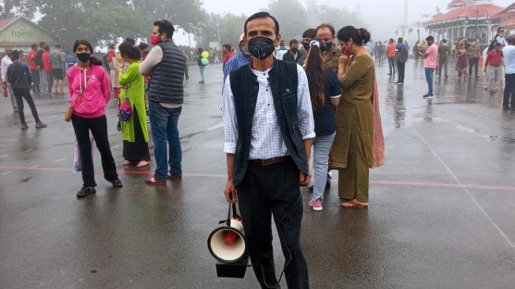 शिमला : जिला प्रशासन द्वारा कोविड से बचाव के लिए किया गया जागरूक