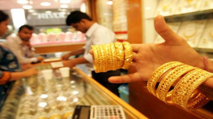 सोने की वायदा कीमत में गिरावट : एमसीएक्स पर सोना वायदा 48076 रुपये प्रति 10 ग्राम पर पहुंचा 