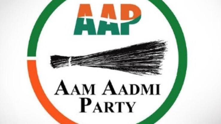 जासूसी कांड पर मुख्यमंत्री का बचाव बेहद बेतुका: आम आदमी पार्टी