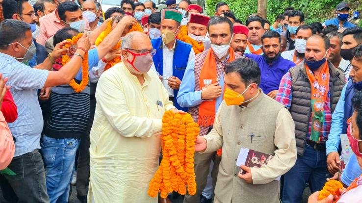 जुब्बल कोटखाई पहुंचे अविनाश राय खन्ना