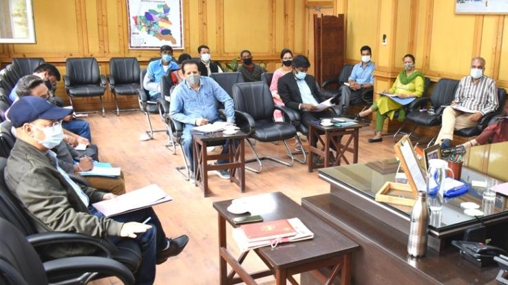  किन्नौर: ”कैच दी रैन“ अभियान की जिला स्तरीय समीति की बैठक आयोजित 