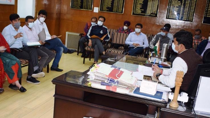 शिमला : जल्द  स्थापित किए जाएंगे ऑक्सीजन प्लांट :आदित्य नेगी 