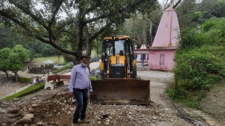 जसवां:परागपुर-मोईन गांव को जाने वाले रास्ते का काम शुरू