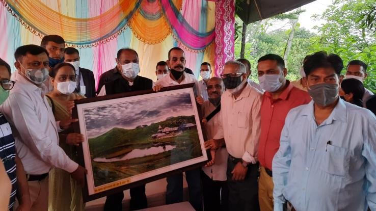 जोगिन्दर नगर : प्रेस क्लब भवन के निर्माण के लिए दस लाख रूपए देने की घोषणा पर प्रेस क्लब ने जताया मुख्यमंत्री का आभार