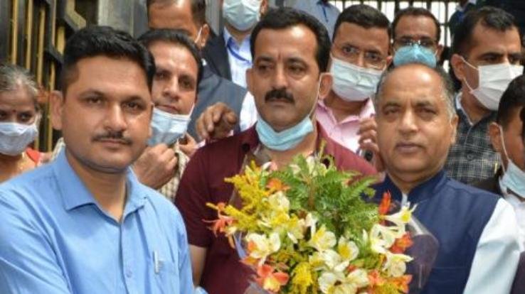 स्वतंत्रता दिवस पर कर्मचारियों की लंबित महंगाई भत्ते की किश्त जारी करें सरकार