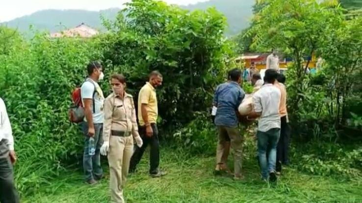 देहरा: भंगवार में सड़क किनारे मिला महिला का शव