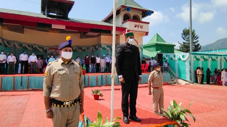 सोलन में आयोजित किया गया उपमण्डल स्तरीय स्वतंत्रता दिवस समारोह