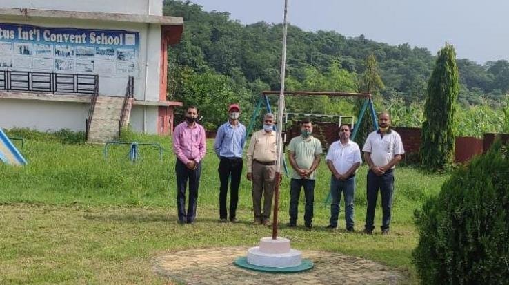 जसवां:परागपुर- लोटस इंटरनेशनल कान्वेंट स्कूल ने धूम-धाम से मनाया गया 75वां स्वतंत्रता दिवस 
