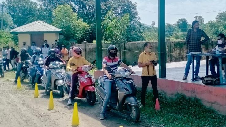 ज्वालामुखी में 163 लोगों ने दिया ड्राइविंग ट्रायल, 70 गाड़ियों की हुई पासिंग