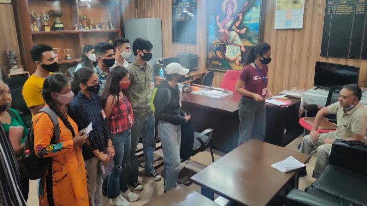 छात्रों की मांगों को लेकर एसएफआई सोलन महाविद्यालय इकाई ने कॉलेज वाइस प्रिंसिपल को सौंपा ज्ञापन 