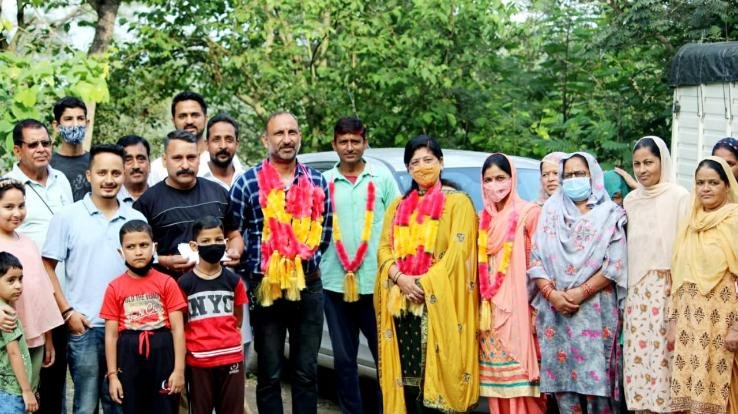 कुनिहार : शिक्षक दिवस के मौके पर रिवीं गांव के यूथ क्लब द्वारा कार्यक्रम का आयोजन