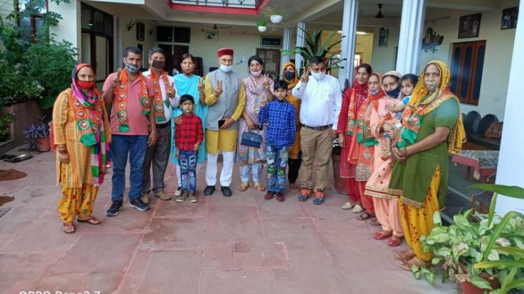 Sujanpur: 8 families left Congress and joined BJP