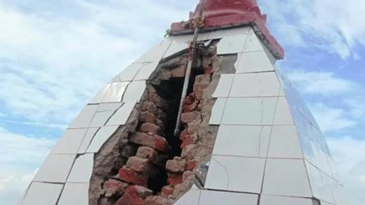 Bilaspur: Lightning fell on Jala Devi temple, priest fainted