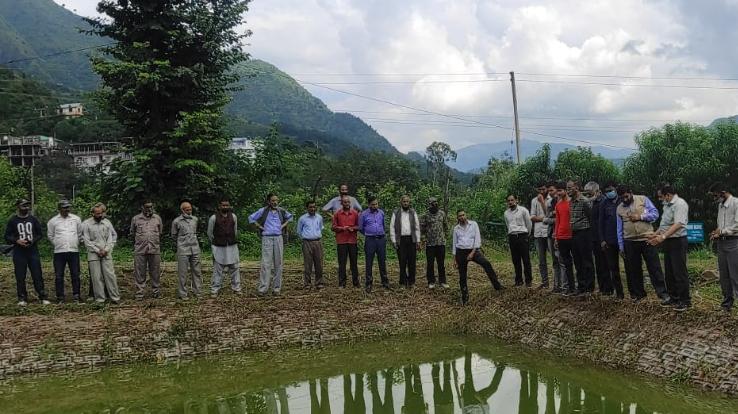 Solan: Farmers were trained on water conservation and micro irrigation