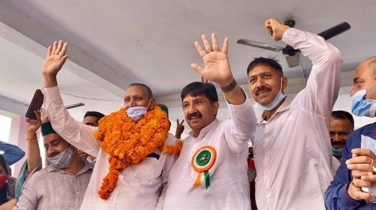 Kangra's politics heats up with slap scandal