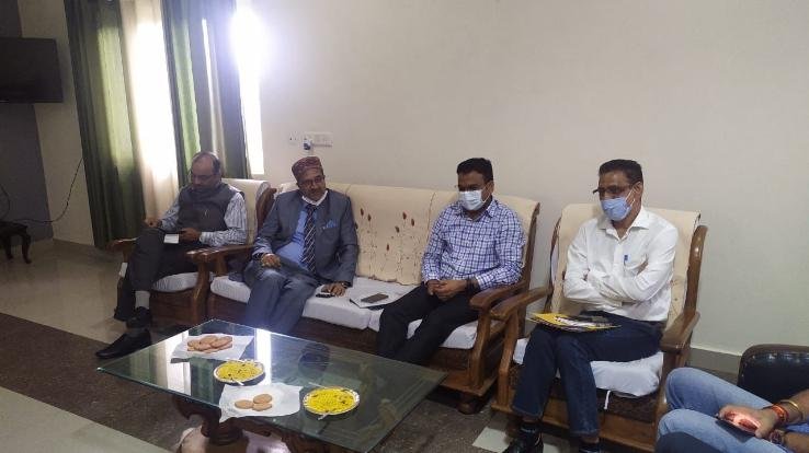  देहरा :केन्द्रीय विश्वविद्यालय की जमीन की निशानदेही का कार्य 30 सितम्बर तक होगा पूर्ण: डॉ. निपुण जिंदल