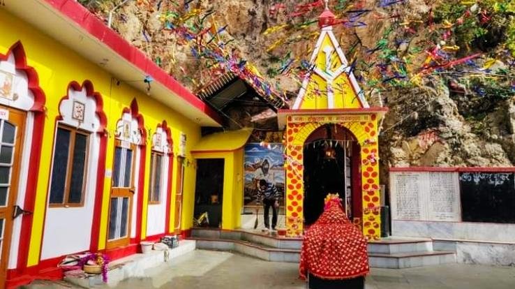 Lessons will be done in the ancient Shiva Tandava cave