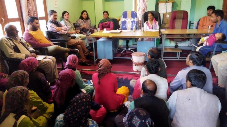 करसोग की धार-बेलर पंचायत में बागवानी शिवर का आयोजन