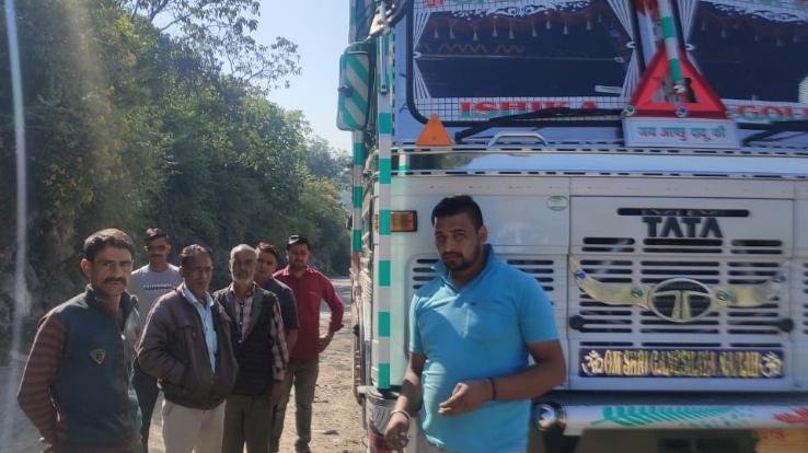 दाड़लाघाट में गाड़ी से तेल चोरी होने का सिलसिला फिर शुरू