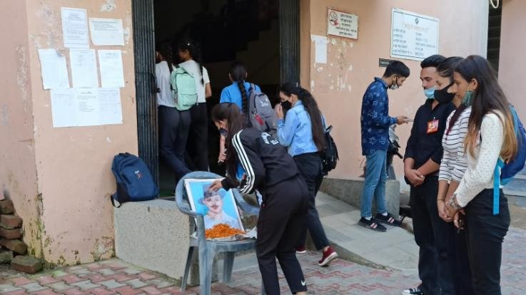 Solan: Tributes paid to Shaheed-e-Azam Bhagat Singh on his 114th birth anniversary