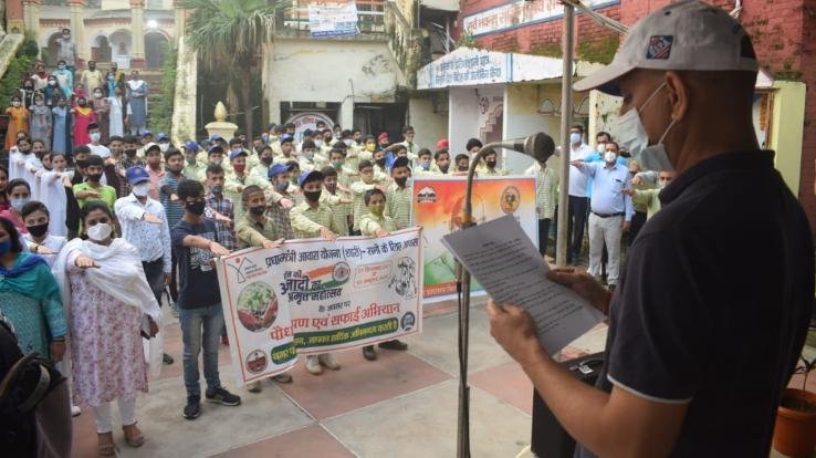 Prabhat Pheri taken out in Nahan on Gandhi Jayanti, message of cleanliness given to the people of the district