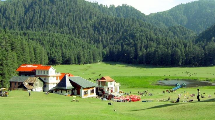 Manali: There is a steady increase in the number of tourists in Himachal