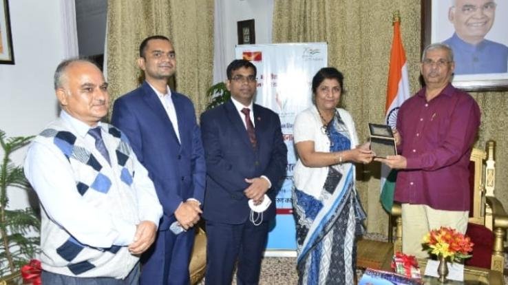 Governor unveils special cover prepared on Himachali Black Cumin